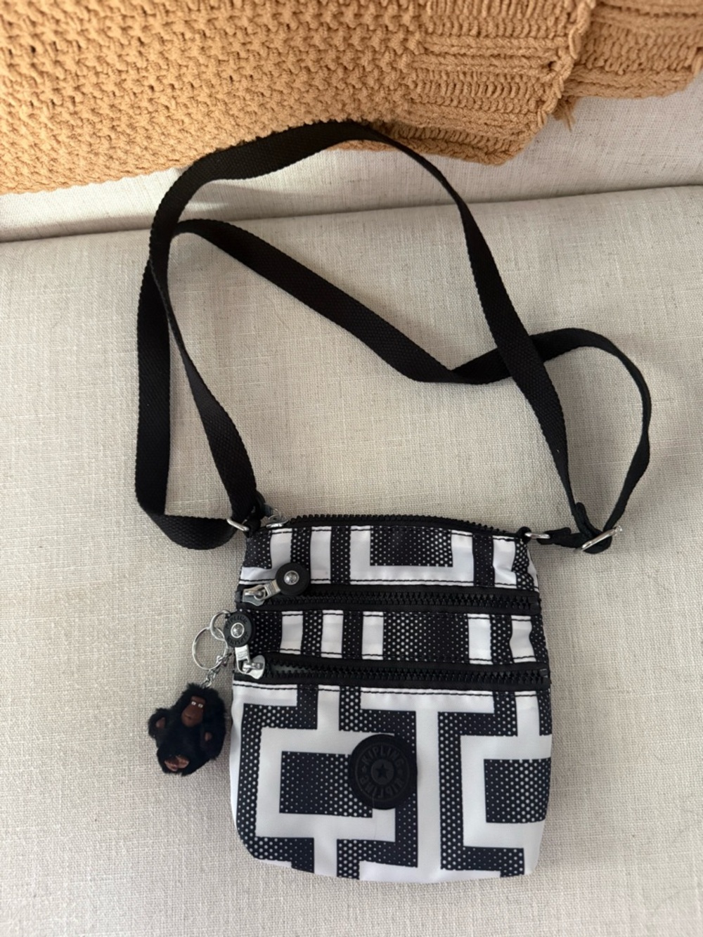 NWOT Kipling Black and White Geometric Crossbody Bag